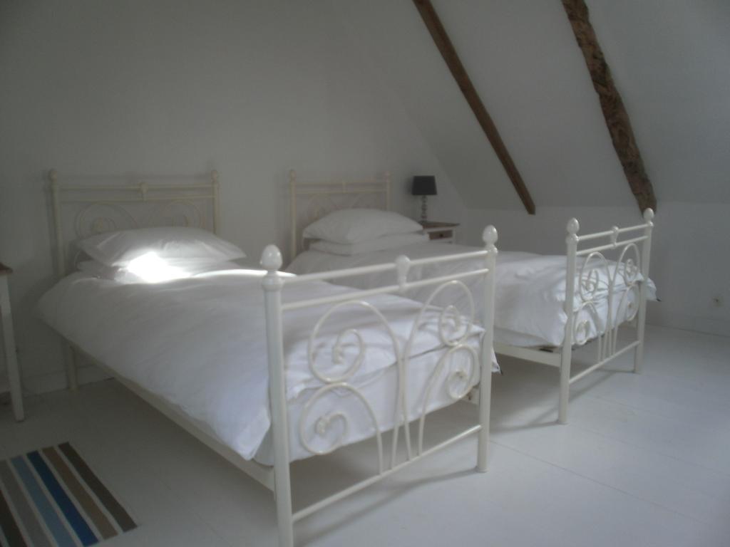 Gites Du Manoir Runan Exteriör bild