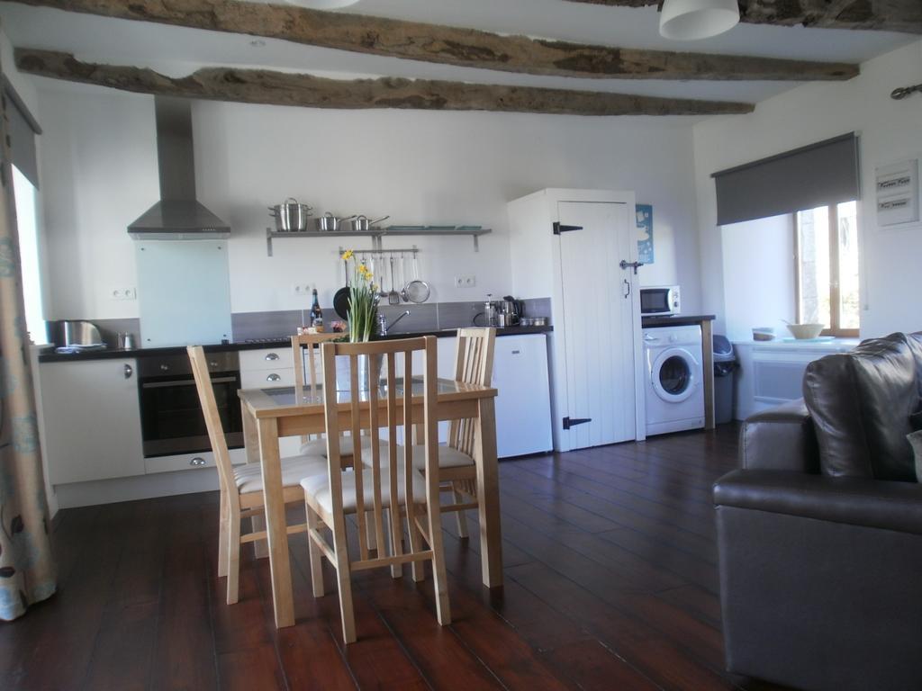 Gites Du Manoir Runan Exteriör bild