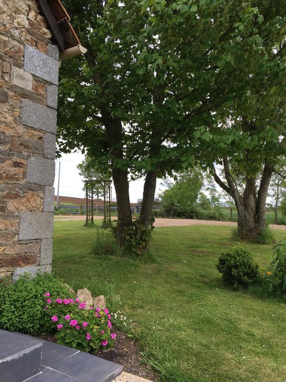 Gites Du Manoir Runan Exteriör bild